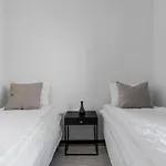 Lux Eight - Spacious 2br | 6 Guests *