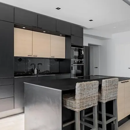 Lux Eight - Spacious 2br | 6 Guests Διαμέρισμα *