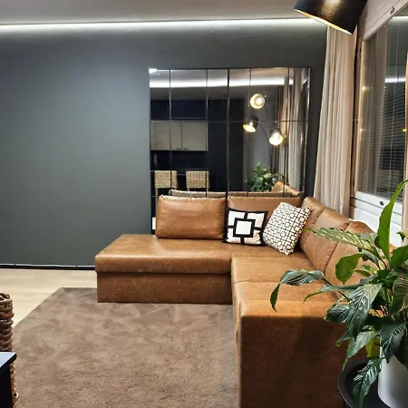 Lux Eight - Spacious 2br | 6 Guests